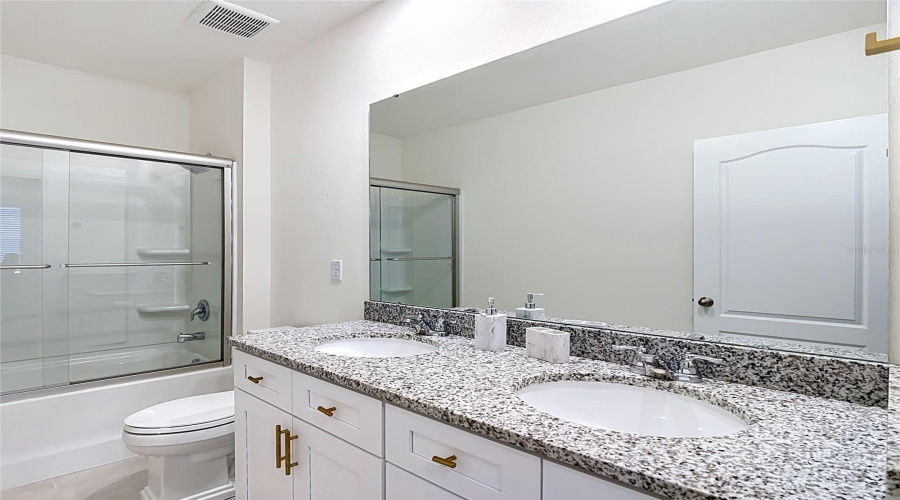 DAVENPORT, Florida 33837, 5 Bedrooms Bedrooms, ,3 BathroomsBathrooms,Residential,For Sale,CASCADES,0,MFRO6418576
