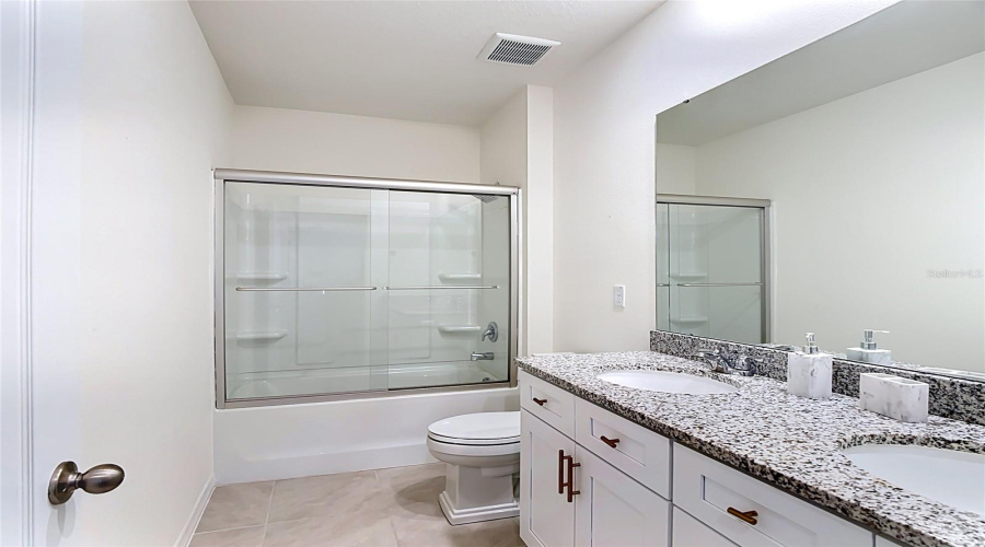 DAVENPORT, Florida 33837, 5 Bedrooms Bedrooms, ,3 BathroomsBathrooms,Residential,For Sale,CASCADES,0,MFRO6418576