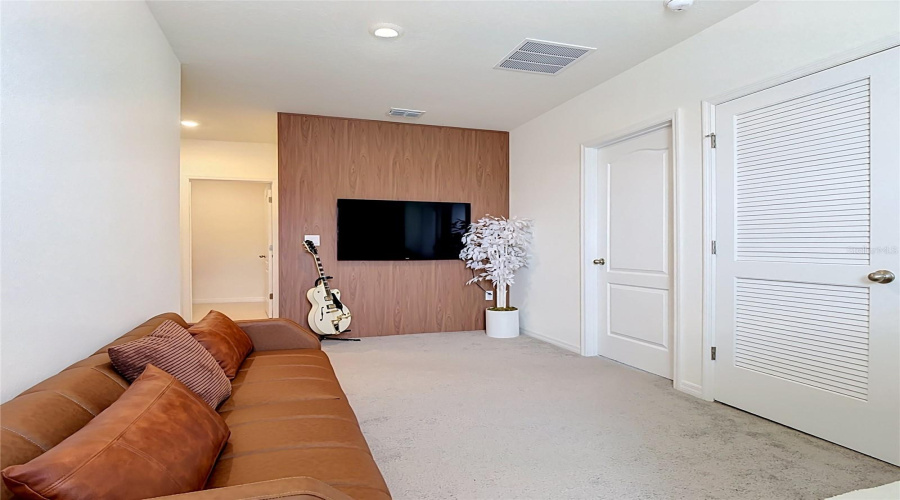 DAVENPORT, Florida 33837, 5 Bedrooms Bedrooms, ,3 BathroomsBathrooms,Residential,For Sale,CASCADES,0,MFRO6418576