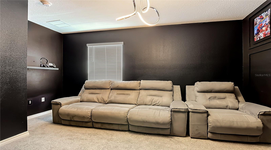 DAVENPORT, Florida 33837, 5 Bedrooms Bedrooms, ,3 BathroomsBathrooms,Residential,For Sale,CASCADES,0,MFRO6418576
