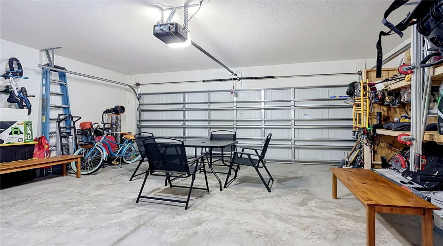 DAVENPORT, Florida 33837, 5 Bedrooms Bedrooms, ,3 BathroomsBathrooms,Residential,For Sale,CASCADES,0,MFRO6418576