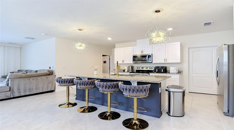 DAVENPORT, Florida 33837, 5 Bedrooms Bedrooms, ,3 BathroomsBathrooms,Residential,For Sale,CASCADES,0,MFRO6418576