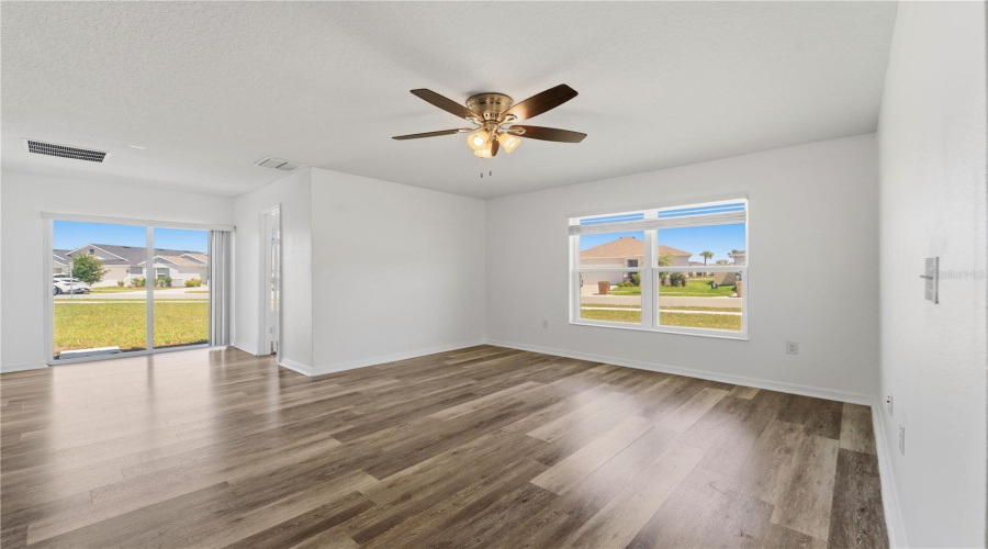 DAVENPORT, Florida 33896, 3 Bedrooms Bedrooms, ,2 BathroomsBathrooms,Residential,For Sale,OVERPOOL,0,MFRO6394068