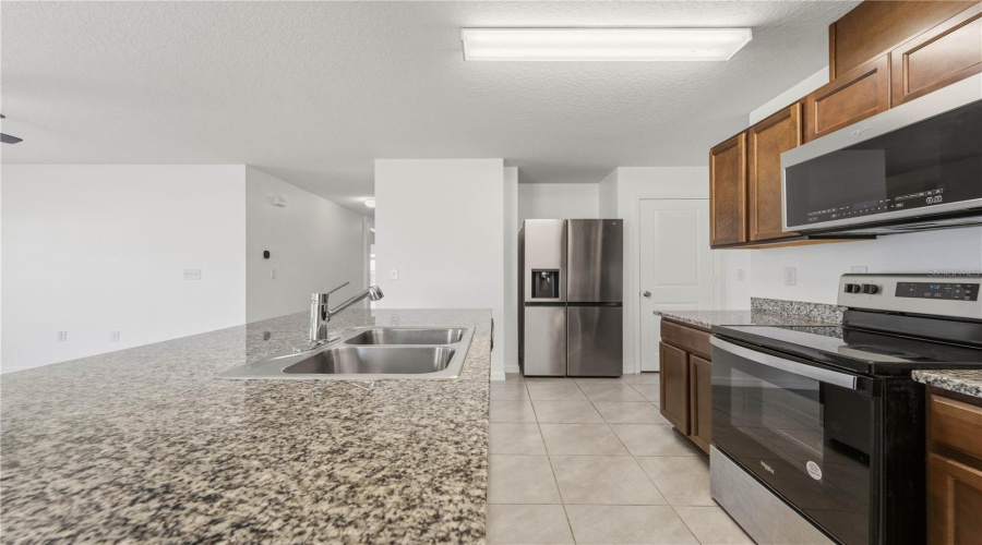 DAVENPORT, Florida 33896, 3 Bedrooms Bedrooms, ,2 BathroomsBathrooms,Residential,For Sale,OVERPOOL,0,MFRO6394068