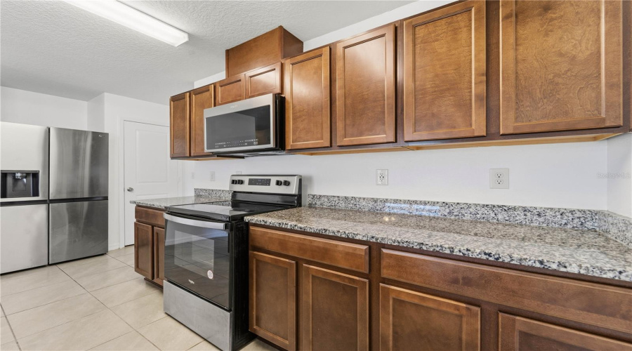 DAVENPORT, Florida 33896, 3 Bedrooms Bedrooms, ,2 BathroomsBathrooms,Residential,For Sale,OVERPOOL,0,MFRO6394068