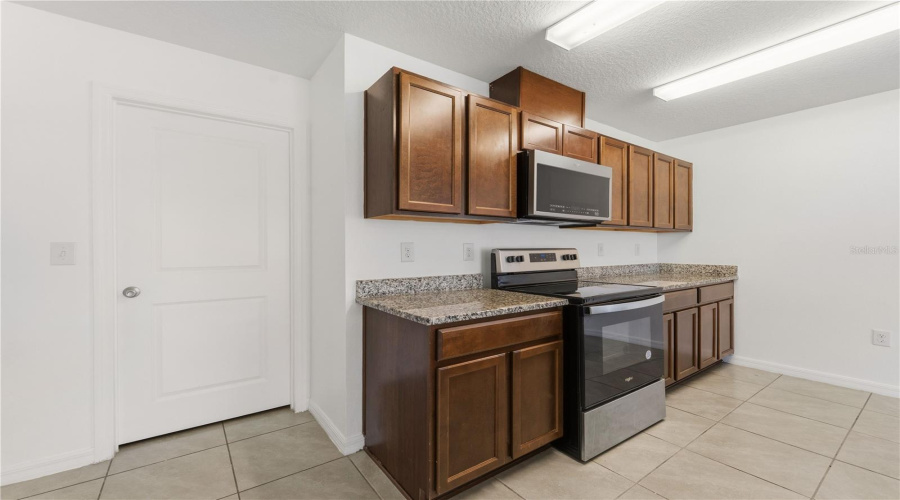 DAVENPORT, Florida 33896, 3 Bedrooms Bedrooms, ,2 BathroomsBathrooms,Residential,For Sale,OVERPOOL,0,MFRO6394068