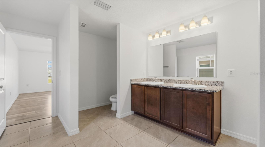 DAVENPORT, Florida 33896, 3 Bedrooms Bedrooms, ,2 BathroomsBathrooms,Residential,For Sale,OVERPOOL,0,MFRO6394068
