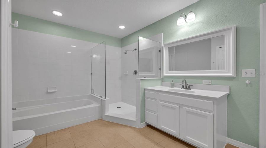 KISSIMMEE, Florida 34747, 3 Bedrooms Bedrooms, ,2 BathroomsBathrooms,Residential,For Sale,TREASURE TROVE,0,MFRO6407599