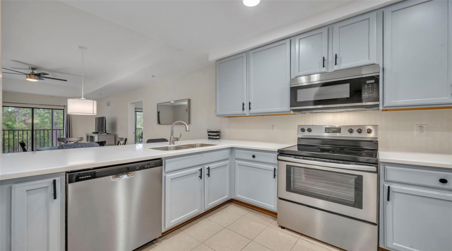 KISSIMMEE, Florida 34747, 3 Bedrooms Bedrooms, ,2 BathroomsBathrooms,Residential,For Sale,TREASURE TROVE,0,MFRO6407599