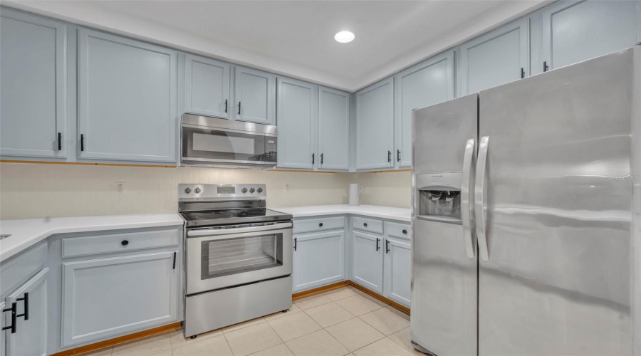 KISSIMMEE, Florida 34747, 3 Bedrooms Bedrooms, ,2 BathroomsBathrooms,Residential,For Sale,TREASURE TROVE,0,MFRO6407599