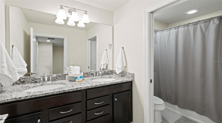 KISSIMMEE, Florida 34747, 5 Bedrooms Bedrooms, ,4 BathroomsBathrooms,Residential,For Sale,TANGIER,0,MFRO6419842