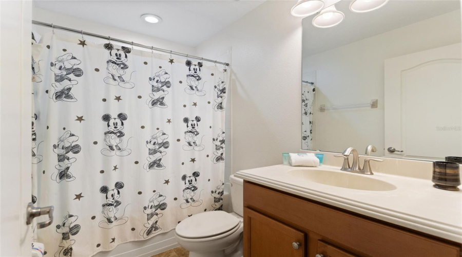 DAVENPORT, Florida 33896, 6 Bedrooms Bedrooms, ,6 BathroomsBathrooms,Residential,For Sale,THUNDERBIRD,0,MFRS5152243