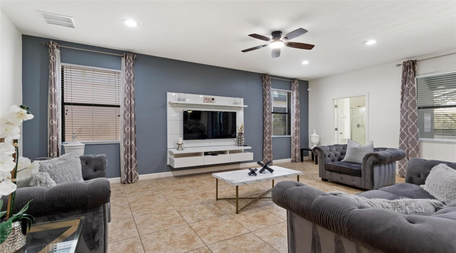 DAVENPORT, Florida 33896, 6 Bedrooms Bedrooms, ,6 BathroomsBathrooms,Residential,For Sale,THUNDERBIRD,0,MFRS5152243