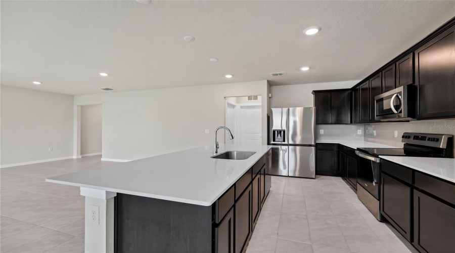 KISSIMMEE, Florida 34746, 5 Bedrooms Bedrooms, ,2 BathroomsBathrooms,Residential,For Sale,ROYAL POINT,0,MFRO6418889