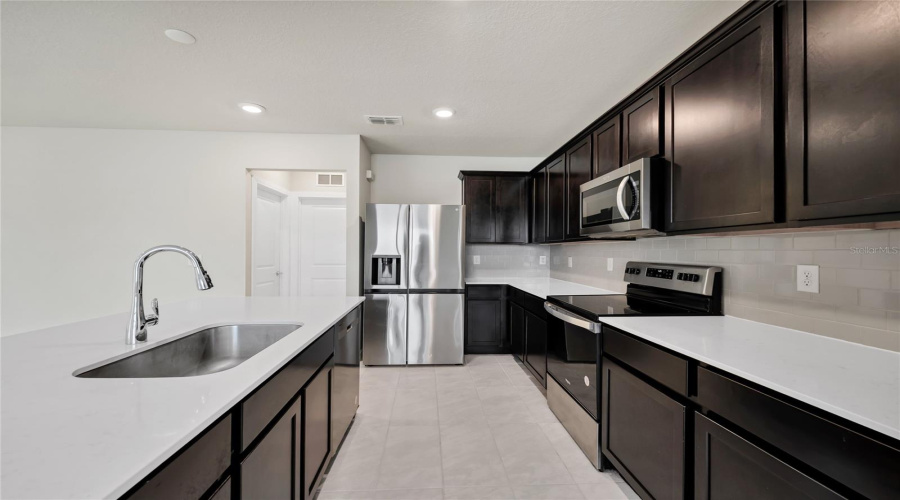 KISSIMMEE, Florida 34746, 5 Bedrooms Bedrooms, ,2 BathroomsBathrooms,Residential,For Sale,ROYAL POINT,0,MFRO6418889