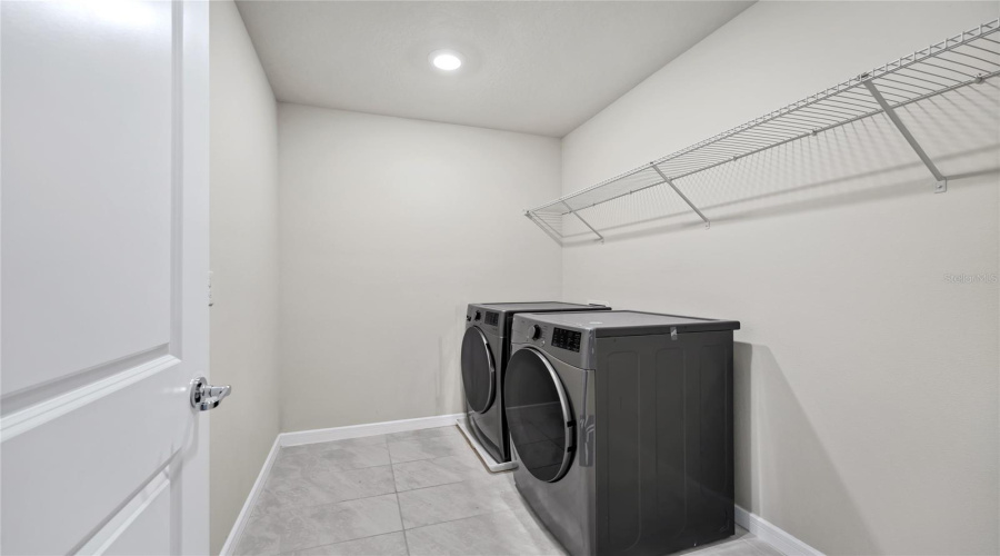 KISSIMMEE, Florida 34746, 5 Bedrooms Bedrooms, ,2 BathroomsBathrooms,Residential,For Sale,ROYAL POINT,0,MFRO6418889