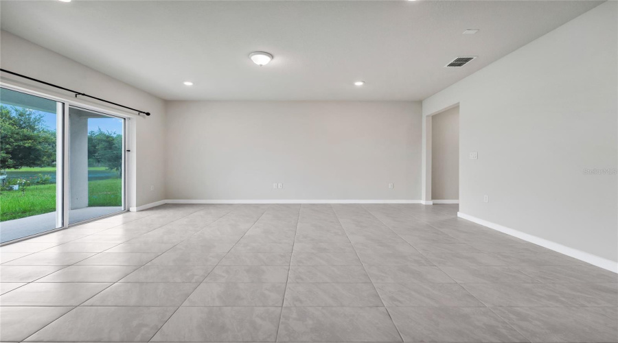 KISSIMMEE, Florida 34746, 5 Bedrooms Bedrooms, ,2 BathroomsBathrooms,Residential,For Sale,ROYAL POINT,0,MFRO6418889