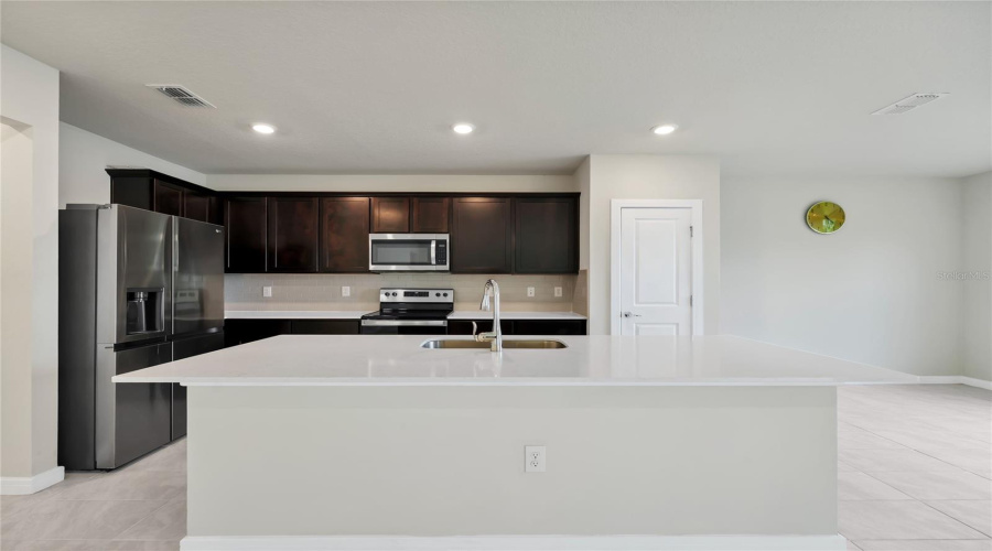 KISSIMMEE, Florida 34746, 5 Bedrooms Bedrooms, ,2 BathroomsBathrooms,Residential,For Sale,ROYAL POINT,0,MFRO6418889