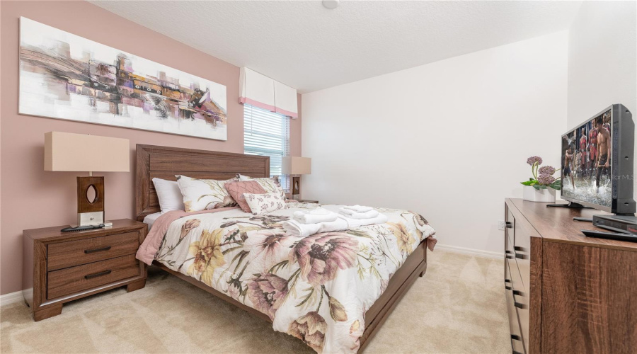 DAVENPORT, Florida 33837, 8 Bedrooms Bedrooms, ,6 BathroomsBathrooms,Residential,For Sale,CROFTON SPRINGS,0,MFRO6419700