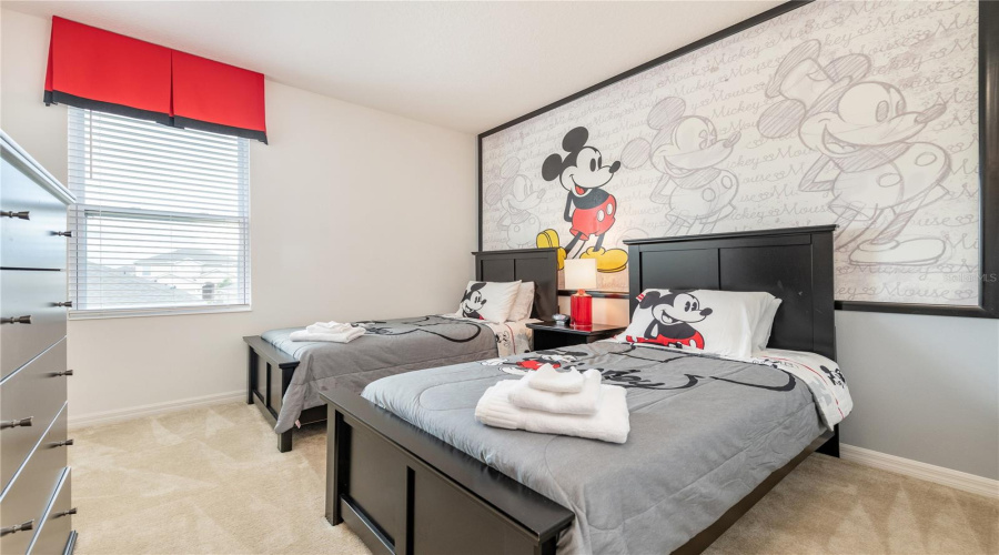 DAVENPORT, Florida 33837, 8 Bedrooms Bedrooms, ,6 BathroomsBathrooms,Residential,For Sale,CROFTON SPRINGS,0,MFRO6419700