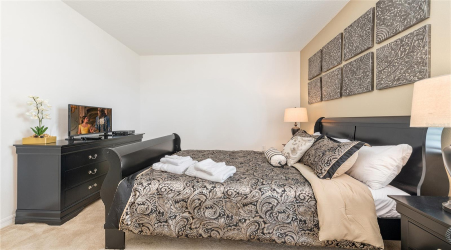 DAVENPORT, Florida 33837, 8 Bedrooms Bedrooms, ,6 BathroomsBathrooms,Residential,For Sale,CROFTON SPRINGS,0,MFRO6419700