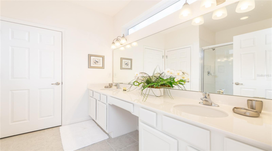 DAVENPORT, Florida 33837, 8 Bedrooms Bedrooms, ,6 BathroomsBathrooms,Residential,For Sale,CROFTON SPRINGS,0,MFRO6419700