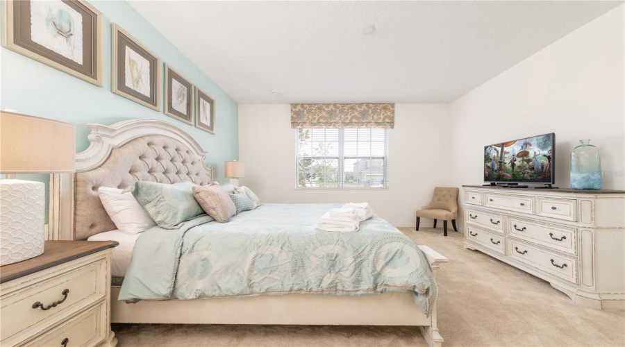 DAVENPORT, Florida 33837, 8 Bedrooms Bedrooms, ,6 BathroomsBathrooms,Residential,For Sale,CROFTON SPRINGS,0,MFRO6419700