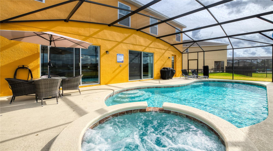 DAVENPORT, Florida 33837, 8 Bedrooms Bedrooms, ,6 BathroomsBathrooms,Residential,For Sale,CROFTON SPRINGS,0,MFRO6419700