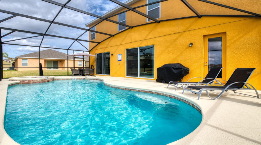 DAVENPORT, Florida 33837, 8 Bedrooms Bedrooms, ,6 BathroomsBathrooms,Residential,For Sale,CROFTON SPRINGS,0,MFRO6419700
