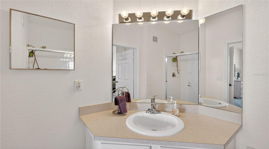 KISSIMMEE, Florida 34747, 3 Bedrooms Bedrooms, ,2 BathroomsBathrooms,Residential,For Sale,ALMATON LOOP,0,MFRO6418717