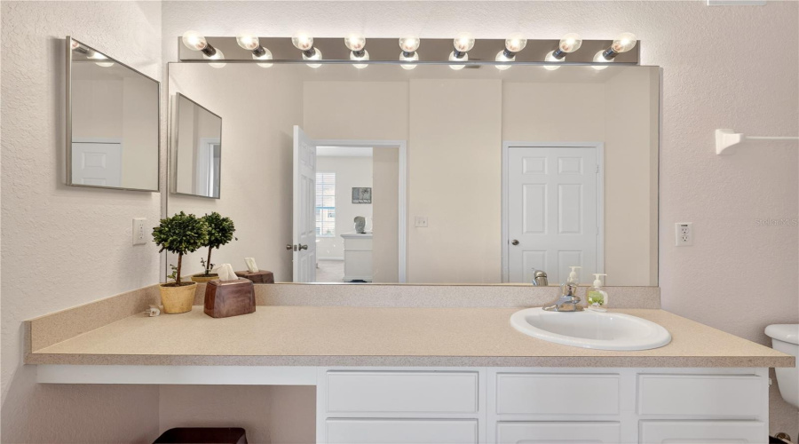 KISSIMMEE, Florida 34747, 3 Bedrooms Bedrooms, ,2 BathroomsBathrooms,Residential,For Sale,ALMATON LOOP,0,MFRO6418717
