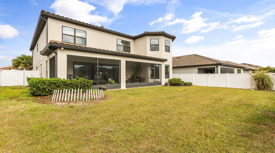 Spacious backyard