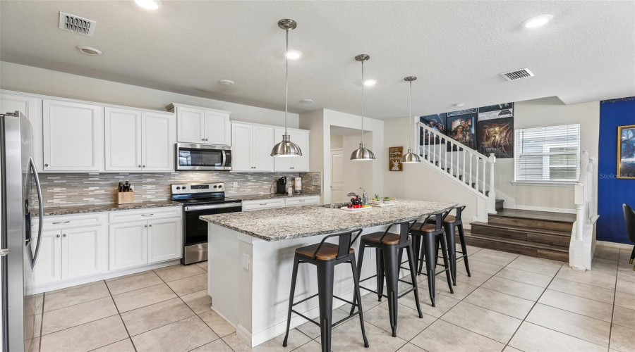 DAVENPORT, Florida 33897, 5 Bedrooms Bedrooms, ,4 BathroomsBathrooms,Residential,For Sale,LANA,0,MFRO6413312