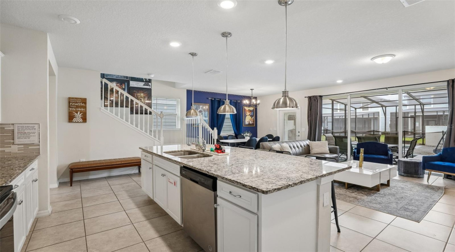 DAVENPORT, Florida 33897, 5 Bedrooms Bedrooms, ,4 BathroomsBathrooms,Residential,For Sale,LANA,0,MFRO6413312