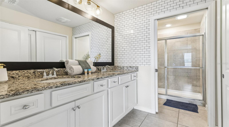 DAVENPORT, Florida 33897, 5 Bedrooms Bedrooms, ,4 BathroomsBathrooms,Residential,For Sale,LANA,0,MFRO6413312