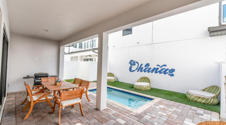 DAVENPORT, Florida 33896, 4 Bedrooms Bedrooms, ,3 BathroomsBathrooms,Residential,For Sale,VILLA DOMANI,0,MFRG5114304