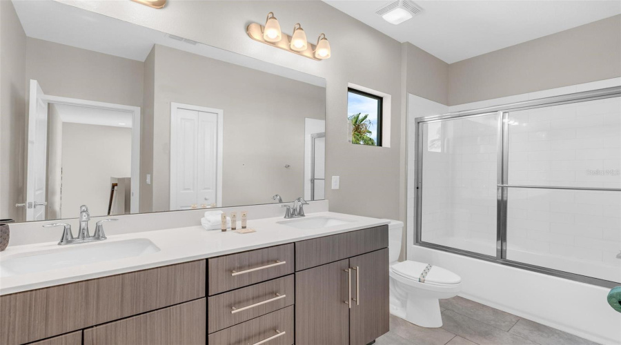DAVENPORT, Florida 33896, 4 Bedrooms Bedrooms, ,3 BathroomsBathrooms,Residential,For Sale,VILLA DOMANI,0,MFRG5114304