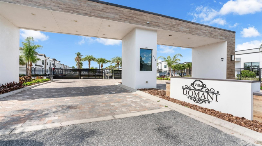 DAVENPORT, Florida 33896, 4 Bedrooms Bedrooms, ,3 BathroomsBathrooms,Residential,For Sale,VILLA DOMANI,0,MFRG5114304