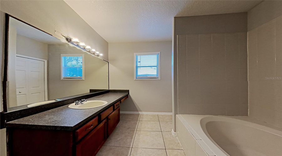 DAVENPORT, Florida 33837, 4 Bedrooms Bedrooms, ,2 BathroomsBathrooms,Residential,For Sale,KNOLLWOOD,0,MFRC7525005