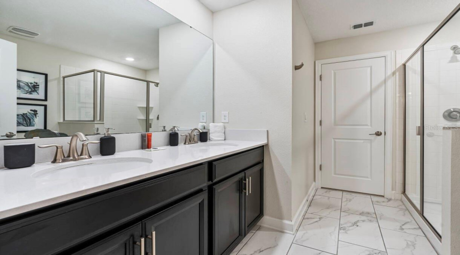 KISSIMMEE, Florida 34746, 9 Bedrooms Bedrooms, ,5 BathroomsBathrooms,Residential,For Sale,TARGET,0,MFRO6418919