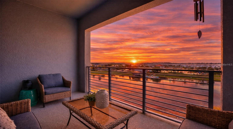 KISSIMMEE, Florida 34746, 2 Bedrooms Bedrooms, ,2 BathroomsBathrooms,Residential,For Sale,PARADOX,0,MFRO6353349