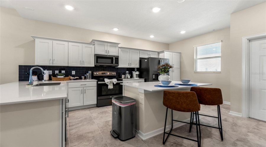 KISSIMMEE, Florida 34746, 2 Bedrooms Bedrooms, ,2 BathroomsBathrooms,Residential,For Sale,PARADOX,0,MFRO6353349