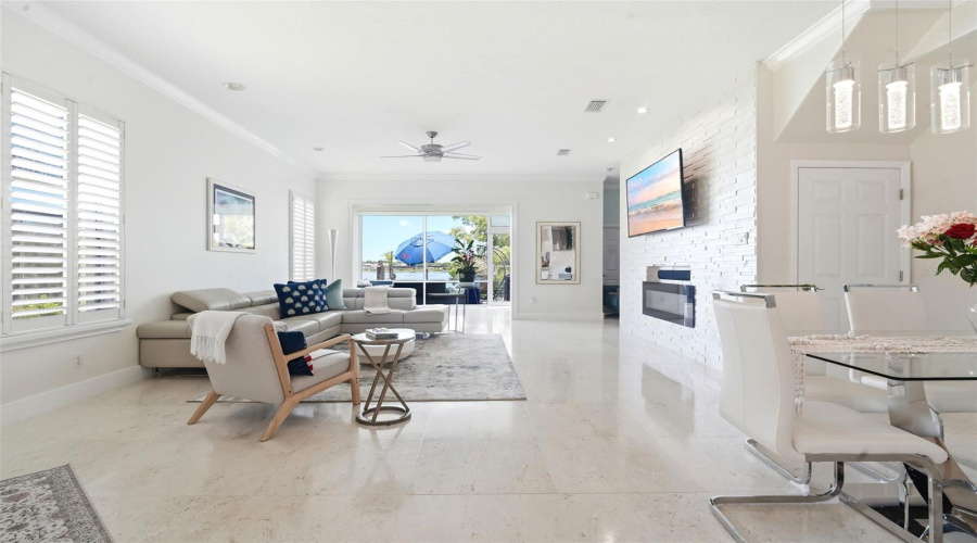 ORLANDO, Florida 32836, 3 Bedrooms Bedrooms, ,2 BathroomsBathrooms,Residential,For Sale,THE ESPLANADE,0,MFRO6419132