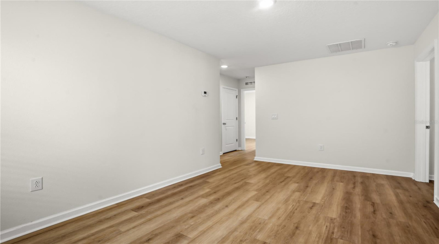 DAVENPORT, Florida 33837, 6 Bedrooms Bedrooms, ,3 BathroomsBathrooms,Residential,For Sale,WHITE WATER,0,MFRO6420169