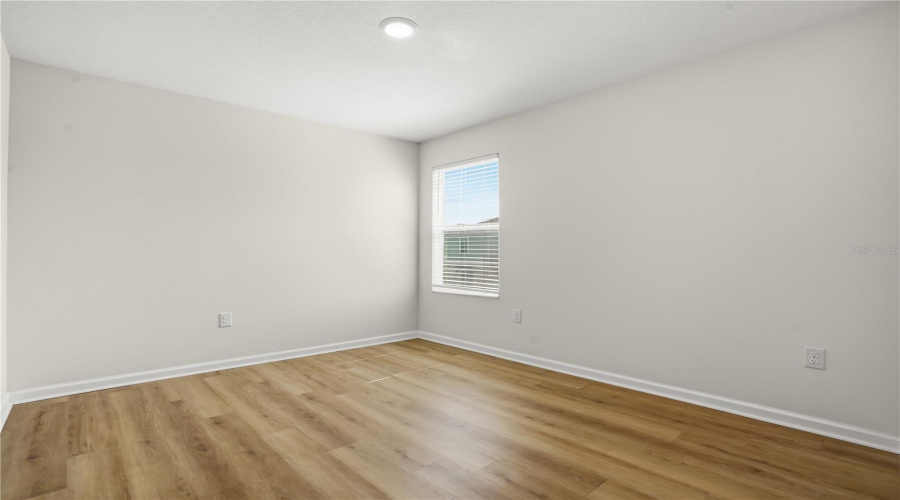 DAVENPORT, Florida 33837, 6 Bedrooms Bedrooms, ,3 BathroomsBathrooms,Residential,For Sale,WHITE WATER,0,MFRO6420169