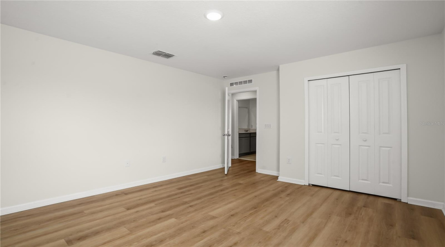 DAVENPORT, Florida 33837, 6 Bedrooms Bedrooms, ,3 BathroomsBathrooms,Residential,For Sale,WHITE WATER,0,MFRO6420169