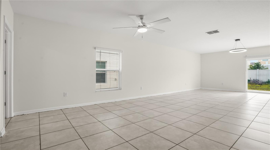 DAVENPORT, Florida 33837, 6 Bedrooms Bedrooms, ,3 BathroomsBathrooms,Residential,For Sale,WHITE WATER,0,MFRO6420169