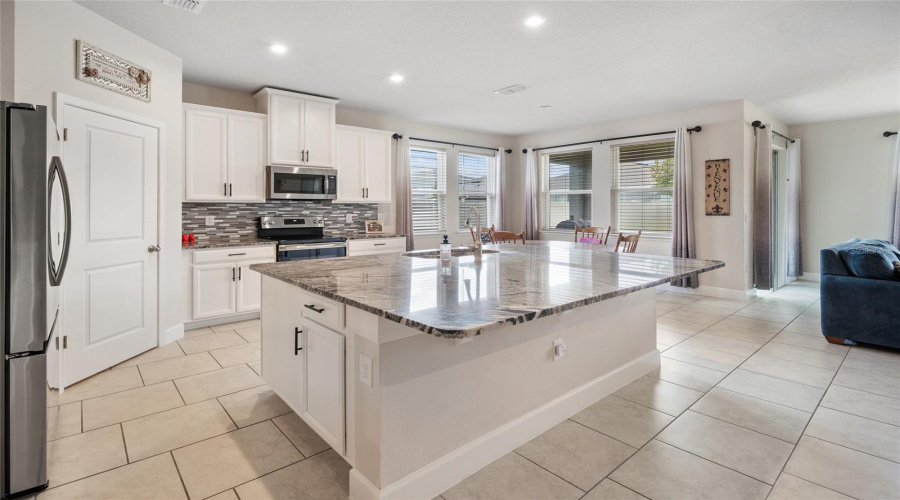 DAVENPORT, Florida 33837, 4 Bedrooms Bedrooms, ,2 BathroomsBathrooms,Residential,For Sale,SEATTLE SLEW,0,MFRO6419621