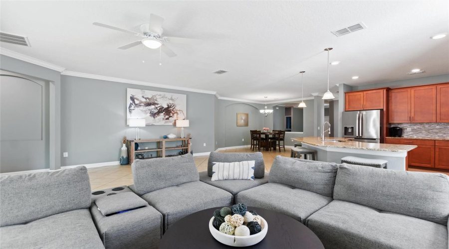DAVENPORT, Florida 33896, 4 Bedrooms Bedrooms, ,2 BathroomsBathrooms,Residential,For Sale,CLUBMAN DR,0,MFRS5152444