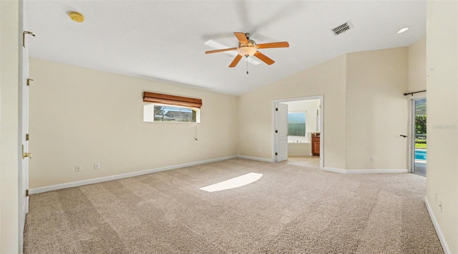 DAVENPORT, Florida 33897, 4 Bedrooms Bedrooms, ,3 BathroomsBathrooms,Residential,For Sale,OLD BRIDGE,0,MFRO6419893